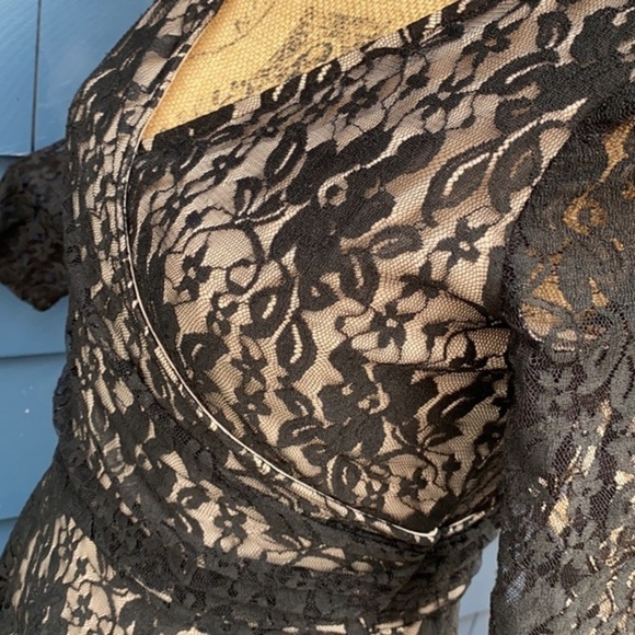 🖤🖤🖤Maggy London 6 Small pinup dress lace tan stretch - Picture 5 of 9